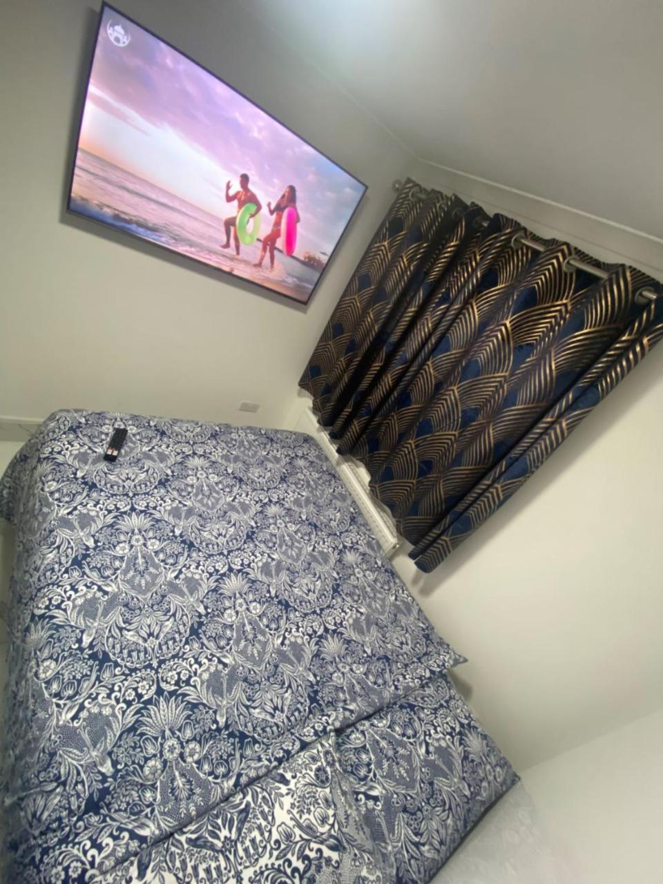 The Royal Boutique Oxford Lodge By London Sleep 6 Hayes  Extérieur photo