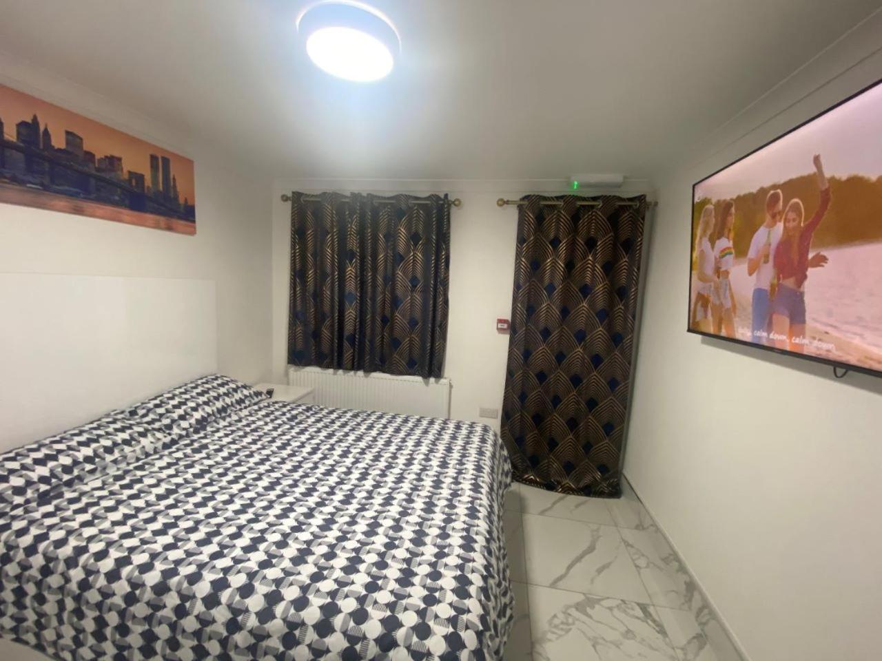 The Royal Boutique Oxford Lodge By London Sleep 6 Hayes  Extérieur photo