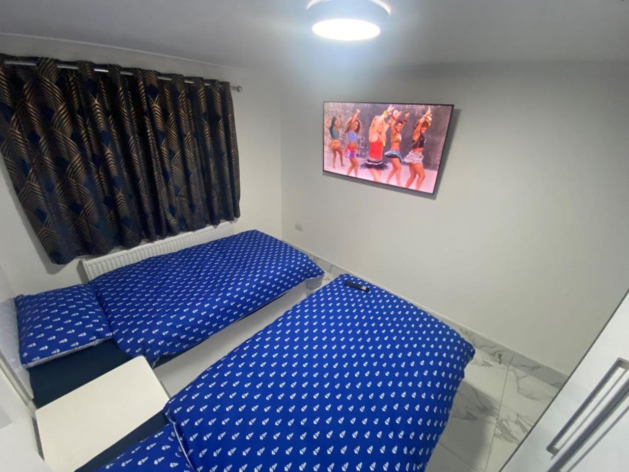 The Royal Boutique Oxford Lodge By London Sleep 6 Hayes  Extérieur photo