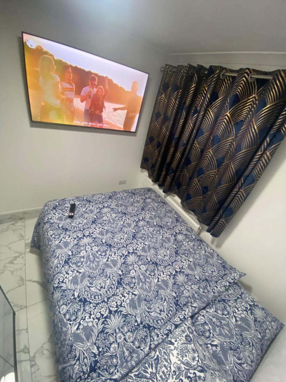 The Royal Boutique Oxford Lodge By London Sleep 6 Hayes  Extérieur photo