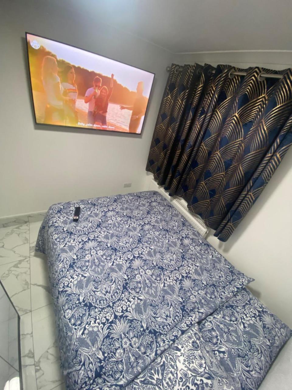 The Royal Boutique Oxford Lodge By London Sleep 6 Hayes  Extérieur photo