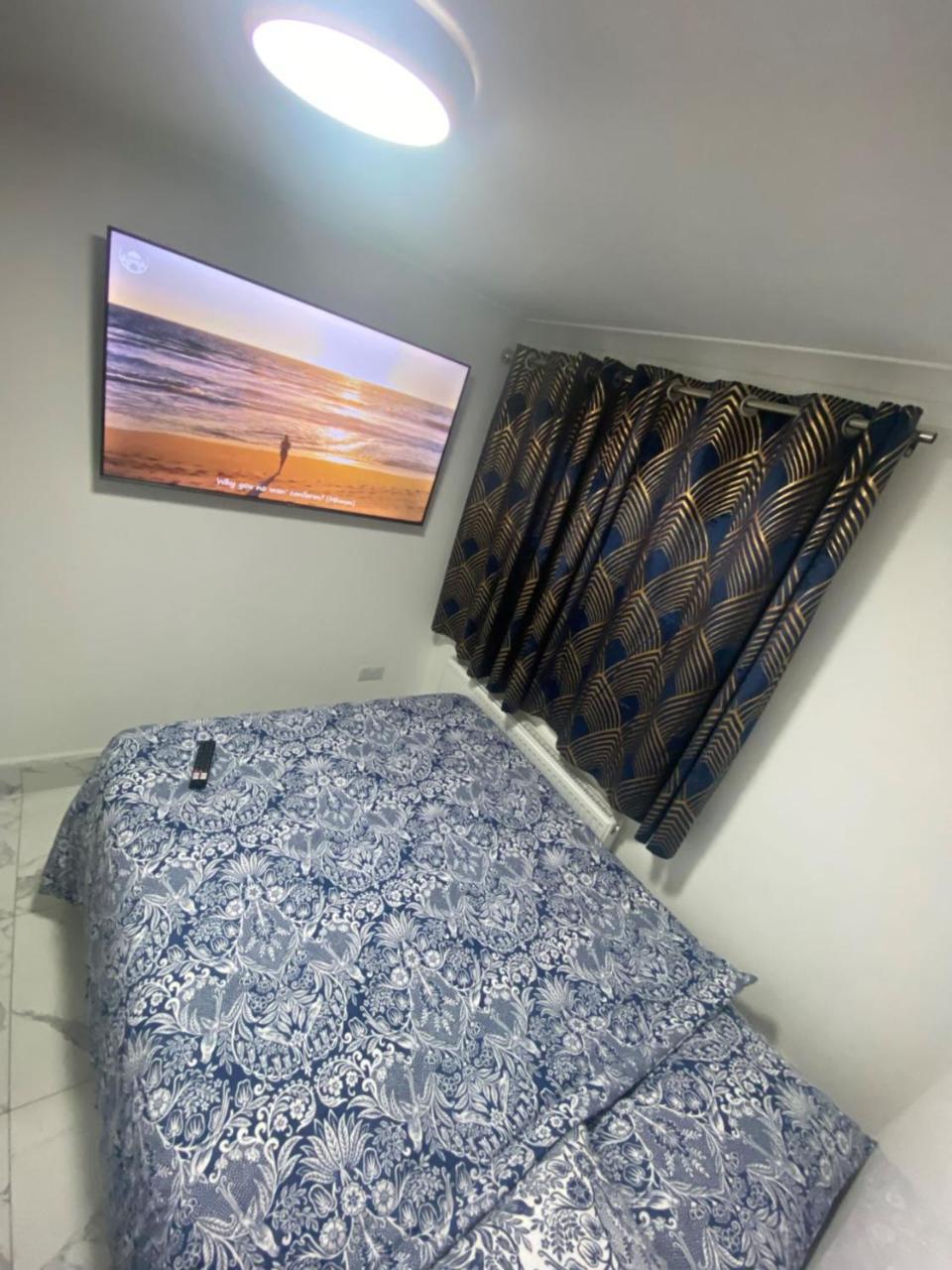 The Royal Boutique Oxford Lodge By London Sleep 6 Hayes  Extérieur photo