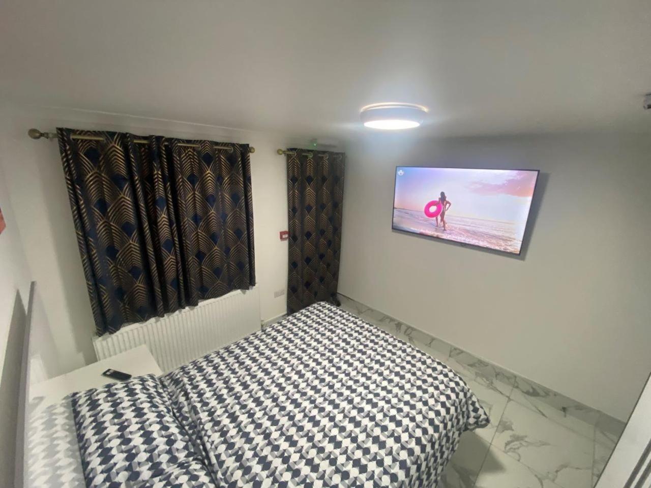 The Royal Boutique Oxford Lodge By London Sleep 6 Hayes  Extérieur photo