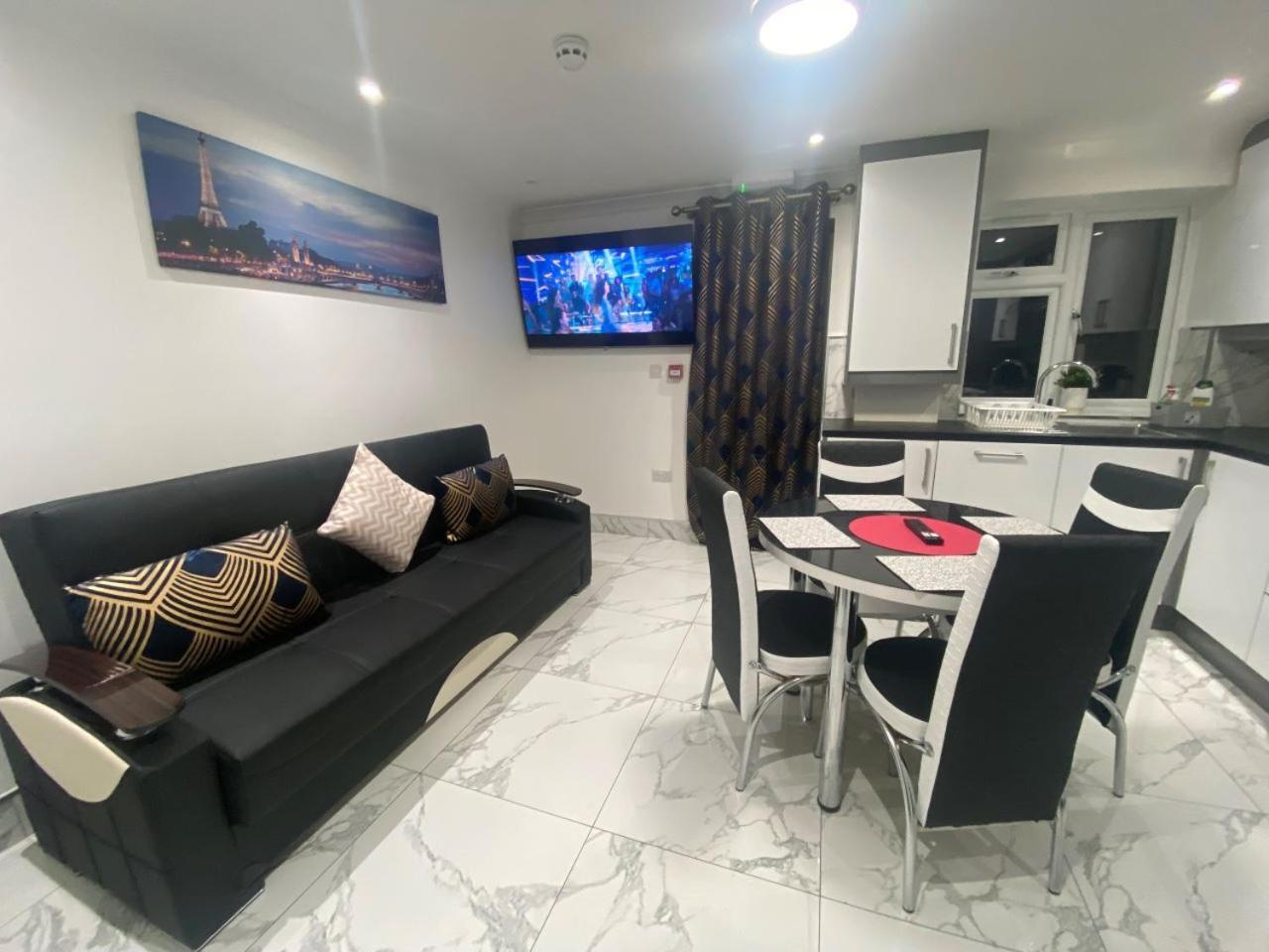 The Royal Boutique Oxford Lodge By London Sleep 6 Hayes  Extérieur photo