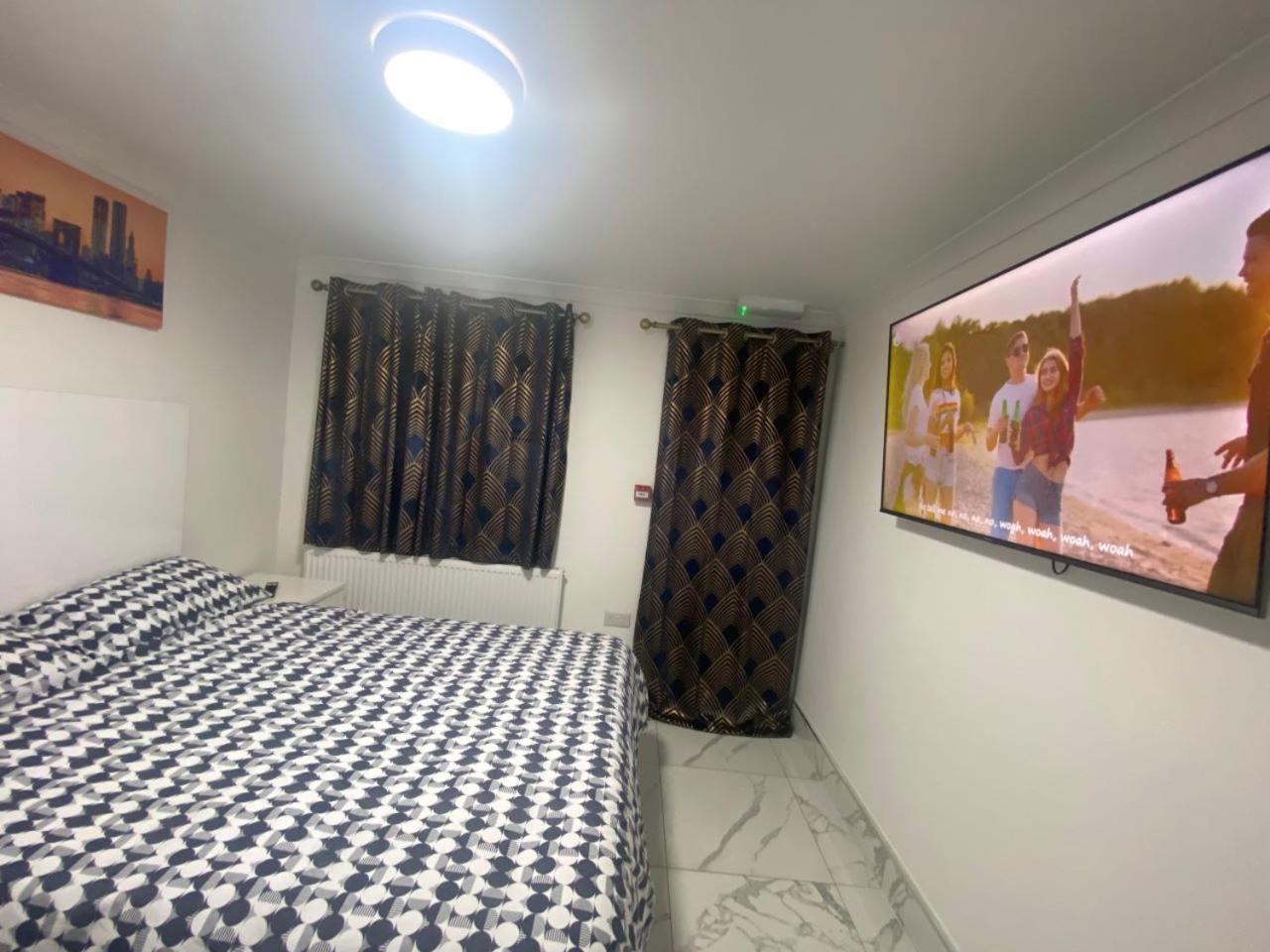 The Royal Boutique Oxford Lodge By London Sleep 6 Hayes  Extérieur photo