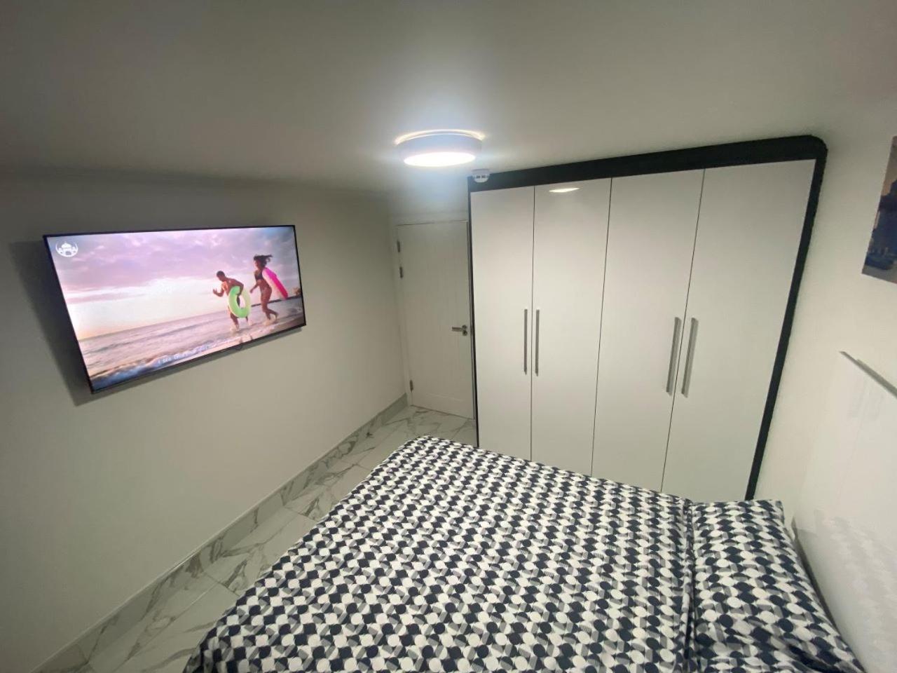 The Royal Boutique Oxford Lodge By London Sleep 6 Hayes  Extérieur photo