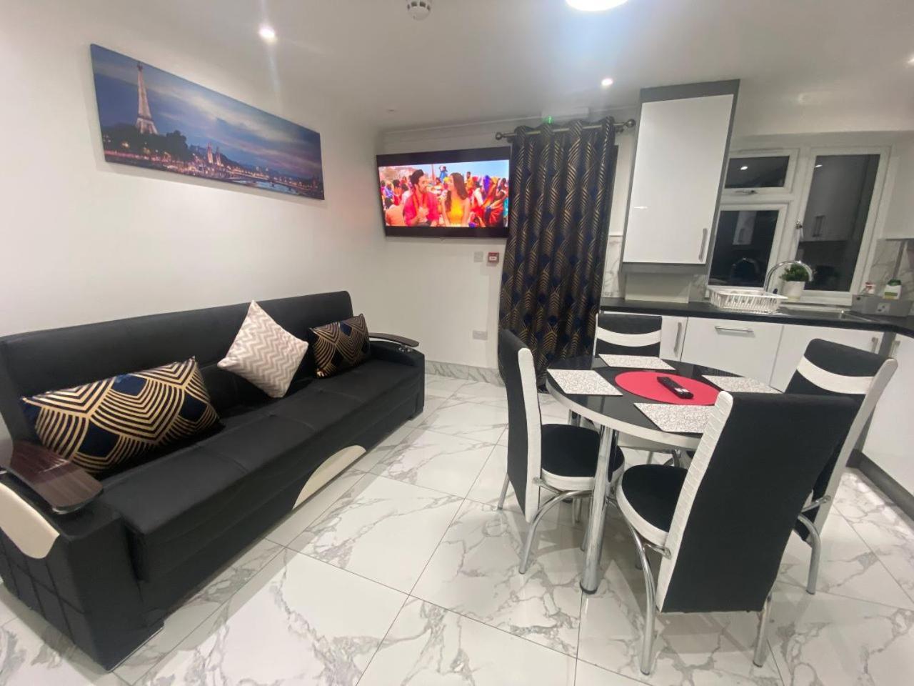 The Royal Boutique Oxford Lodge By London Sleep 6 Hayes  Extérieur photo