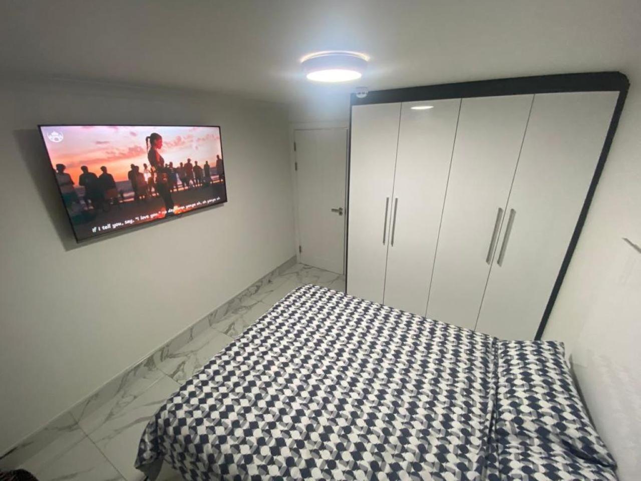 The Royal Boutique Oxford Lodge By London Sleep 6 Hayes  Extérieur photo