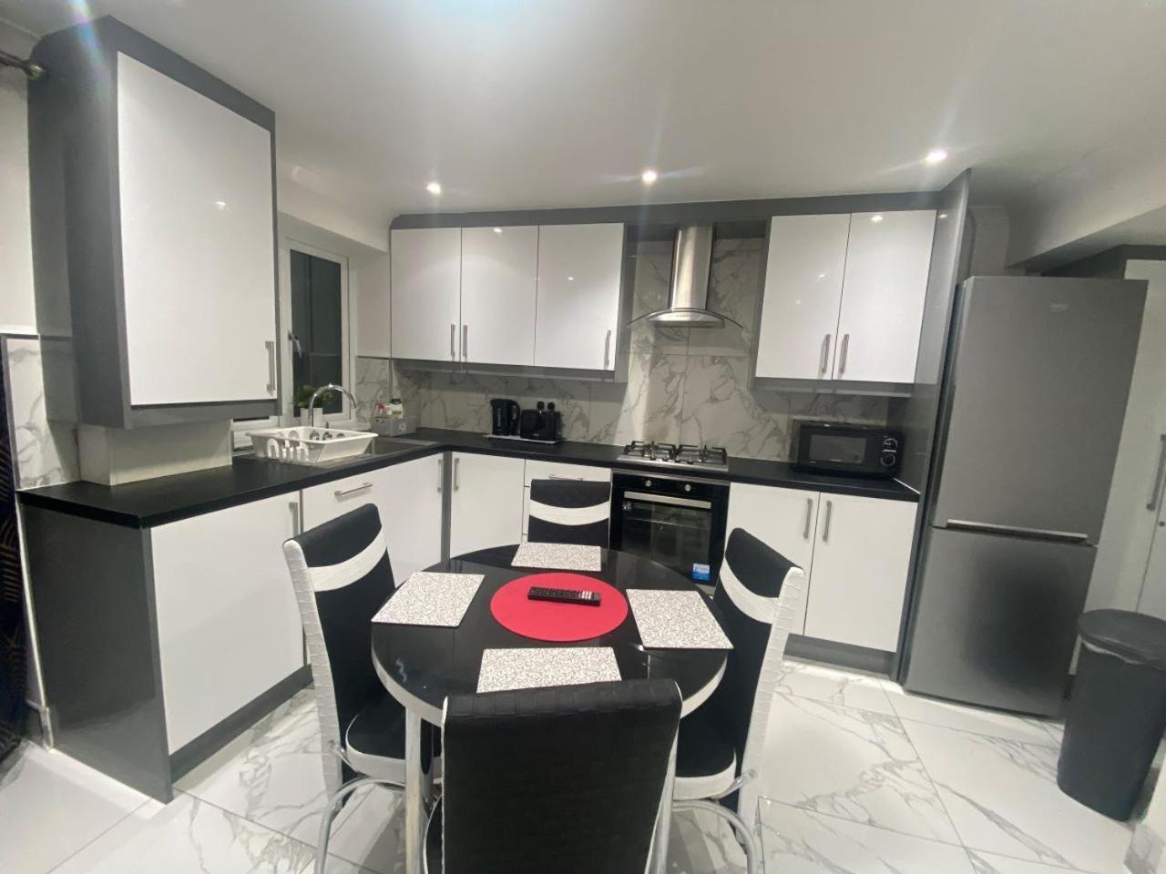 The Royal Boutique Oxford Lodge By London Sleep 6 Hayes  Extérieur photo