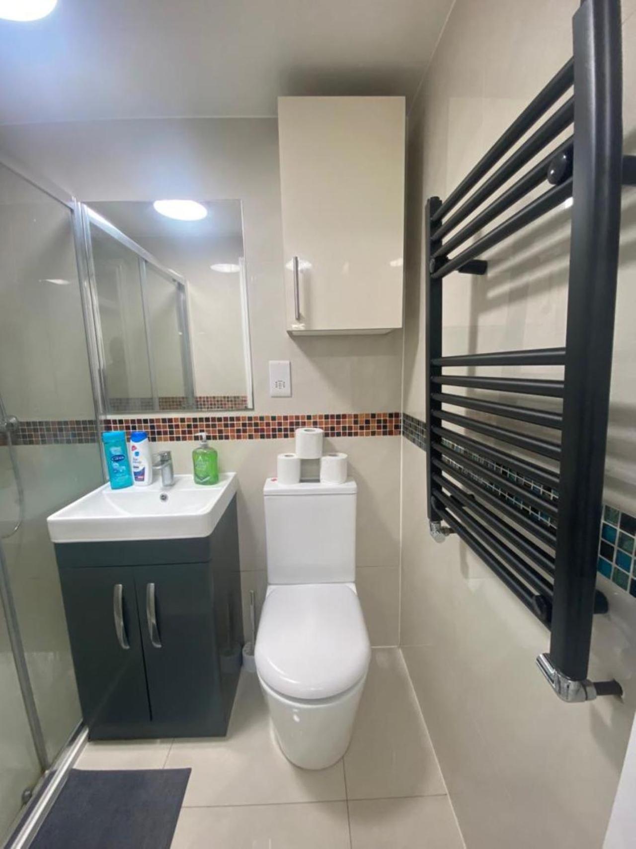 The Royal Boutique Oxford Lodge By London Sleep 6 Hayes  Extérieur photo
